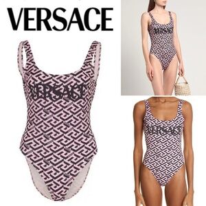 VERSACE Greca Signature Print One-Piece Swimsuit sz 1 US 2 600$
